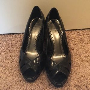 Fioni leather open toe black heel